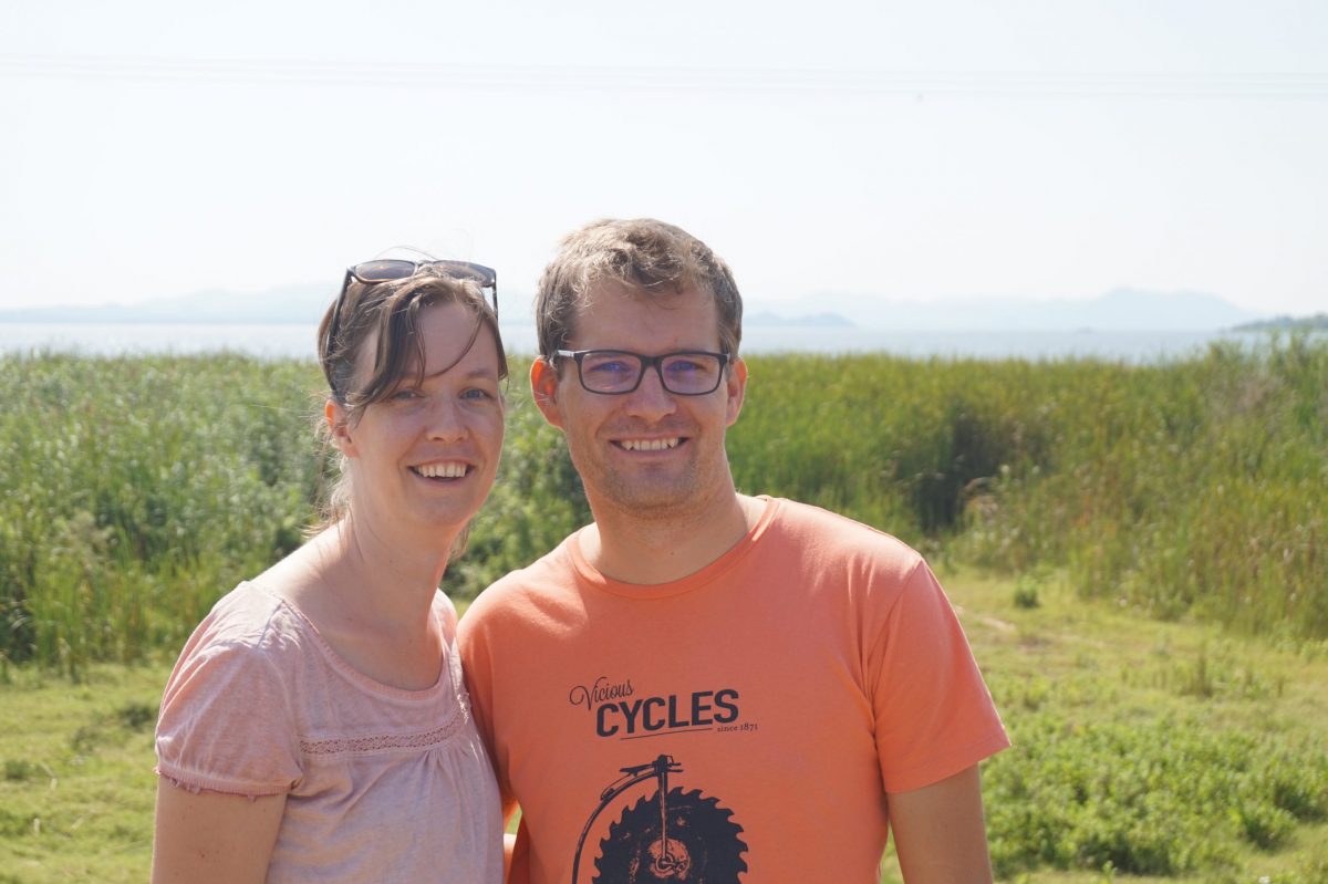 Veldmedewerker Hanneke met haar man Michiel